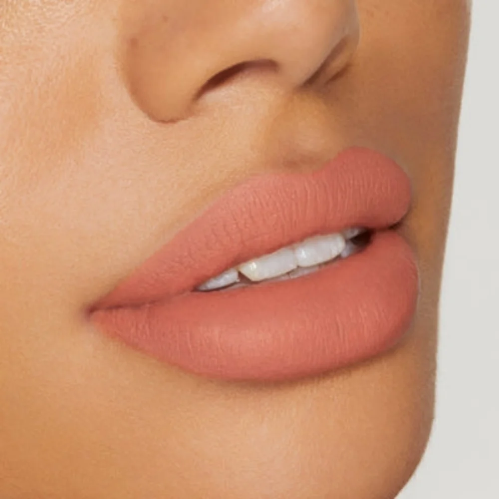 Kylie Cosmetics On Brand (Peachy Nude) Matte Liquid Lipstick